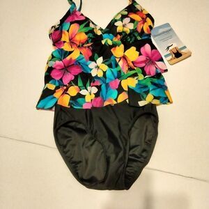 NWT Dream Shaper One Piece NWT Swimsuit